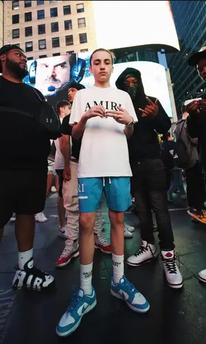 Ndotspinalot wearing Gallery Dept. sock