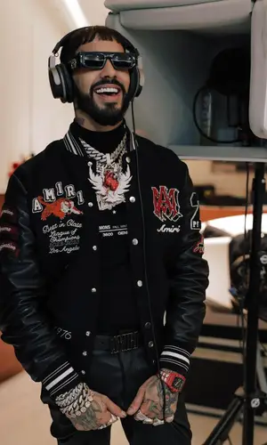 Anuel AA’s Outfit in Amiri Jacket & Gucci Eyewear (2024)
