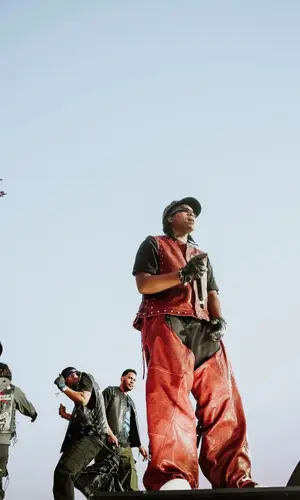 Don Toliver’s Outfit in Rick Owens Eyewear, Loso NYC Cap & Gucci Gloves (2024)