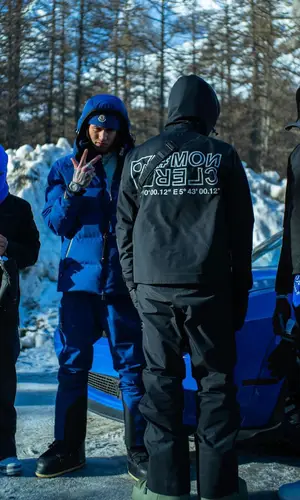 Rondodasosa’s Outfit in Moon Boot Boots & Moncler Hat (2024)