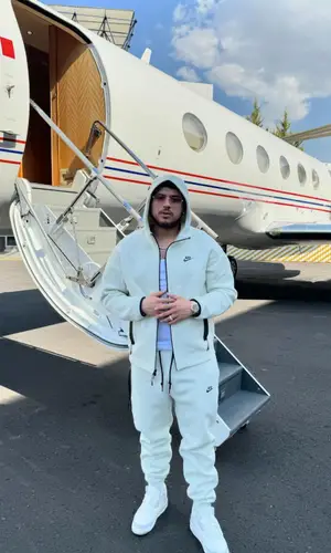 Jesus Ortiz Paz’s Outfit in Nike Hoodie & Jordan Sneakers (2024)
