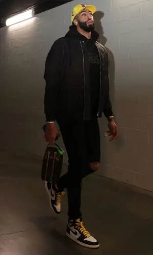Anthony Davis’ Outfit in Rick Owens Jacket, Supreme Hoodie & Missoni (2024)