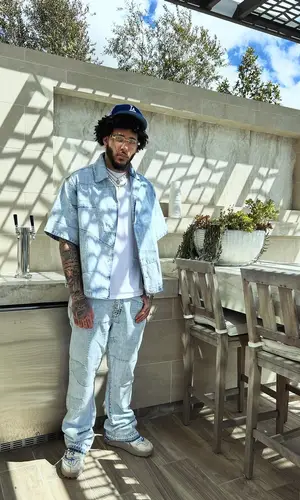 LiAngelo Ball’s Outfit in FashionNova Shirt & New Era Cap (2024)