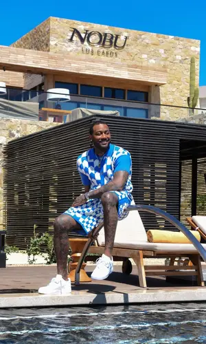 John Wall’s Outfit in Rhude Shirt & Nike Sneakers (2024)