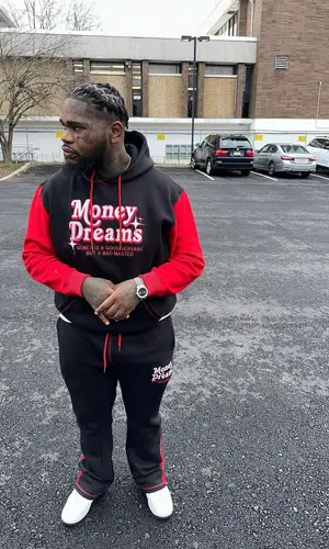 Fat Boy’s Outfit in Money Dreams Hoodie & Nike Sneakers (2024)