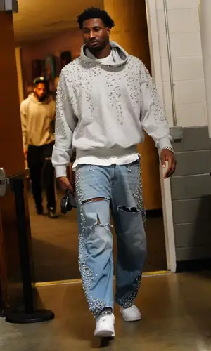 Jaren Jackson Jr.’s Outfit in 1989 Studio Hoodie & Nike Sneakers (2024)