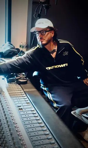 J Balvin’s Outfit in Maison Margiela Eyewear, Vetements Cap & Gentle Monster (2024)