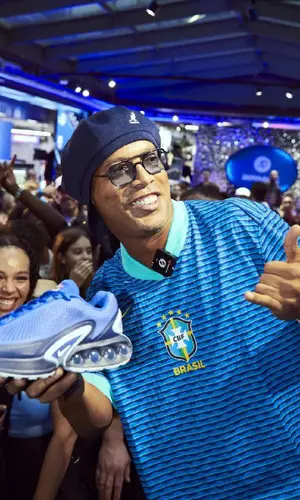 Ronaldinho wearing Nike jersey