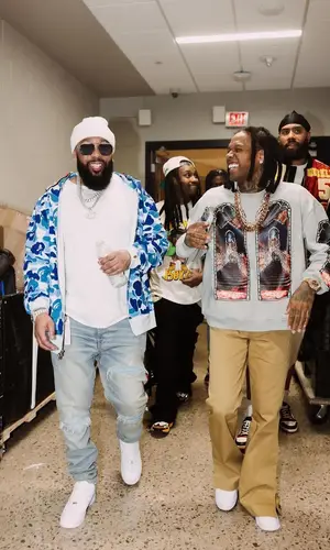 Lil Durk’s Outfit in Who Decides War Sweater, Amiri Pants & Nike Sneakers (2024)
