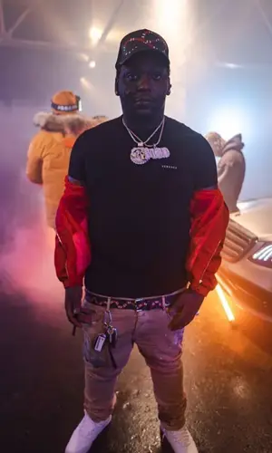 Rio Da Yung Og wearing Gucci belt