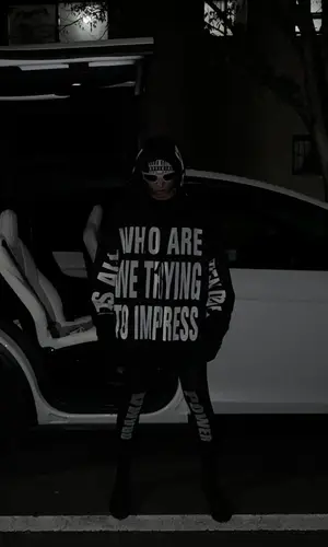 Gab3’s Outfit in Anna Bolina Hat (2024)