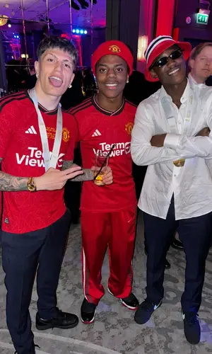 IShowSpeed’s Outfit in Adidas Jersey, New Era Hat & Manchester United (2024)