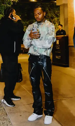 Gunna wearing Nike sneakers