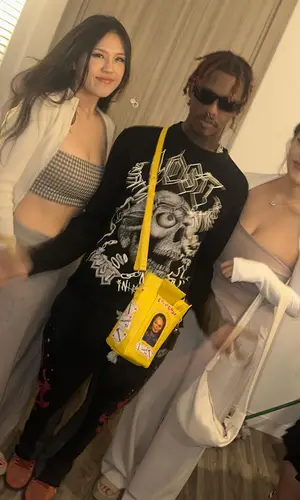 Famous Dex’s Outfit in Lost Intricacy Sweatshirt, Concepts Sneakers & Nike (2024)