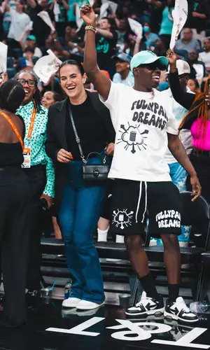 Bobby Shmurda’s Outfit in Fullypaid T-Shirt & Off-White Sneakers (2024)