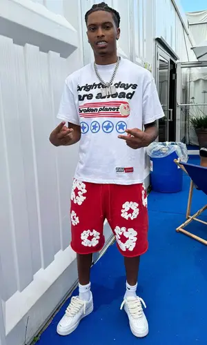 Nemzzz’s Outfit in Broken Planet T-Shirt, Denim Tears Shorts & Nike Socks (2024)