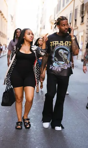 Lil Durk’s Outfit in Cease±Desist T-Shirt, Amiri Jeans & Nike Sneakers (2024)