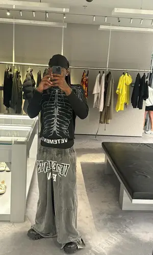 Offset wearing Vetements shorts