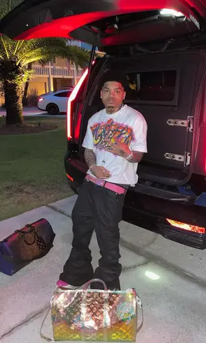 No Cap’s Outfit in Louis Vuitton T-Shirt, Rick Owens Jeans & Spider Worldwide Belt (2024)