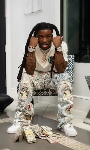 Hot Boii’s Outfit in Amiri T-Shirt, Cartier Watch & Audemars Piguet (2024)