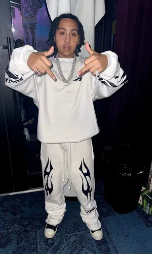 Stunna Gambino’s Outfit in Hellstar Sweater & Rick Owens Sneakers (2024)