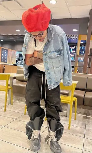 Zelly Ocho wearing A.P.C. hat
