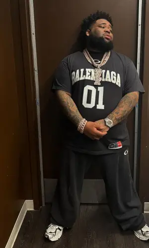 Rod Wave’s Outfit in Balenciaga T-Shirt (2025)