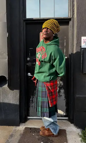 Lil Yachty wearing Vintage hoody