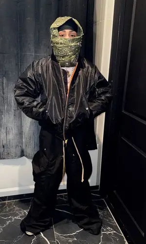 Stunna Gambino’s Outfit in Supreme Top, Rick Owens Pants & Hanes (2025)