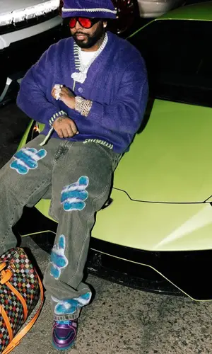 Icewear Vezzo’s Outfit in Bonsai Top, Louis Vuitton Sneakers & Tom Ford Eyewear (2025)