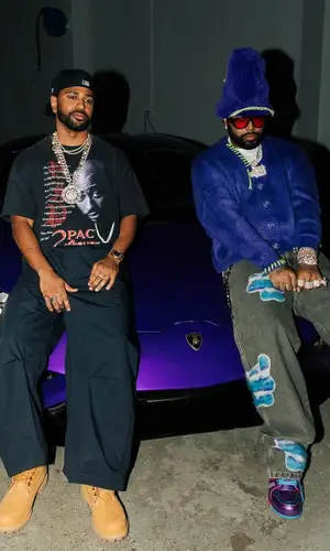 Big Sean’s Outfit in Vintage T-Shirt, New Era Cap & 2Pac Merch (2025)