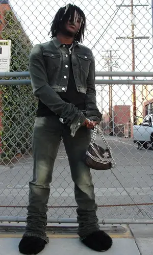 Ken Carson wearing Marc Jacobs belt