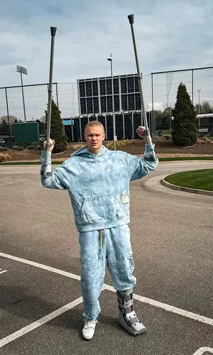 Erling Haaland wearing Nike sneakers