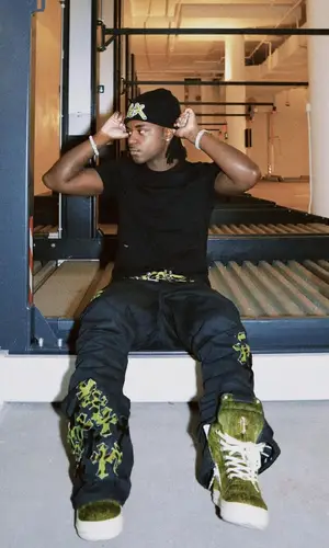 Ken Carson’s Outfit in Rick Owens T-Shirt, Matty Boy Hat & Chrome Hearts (2025)