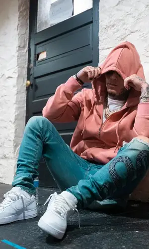 Lil Skies’ Outfit in True Religion Hoodie, Amiri Jeans & Nike Sneakers (2025)