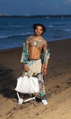 OG 3Three’s Outfit in Nike Sneakers, Hanes Underwear & Supreme (2025)
