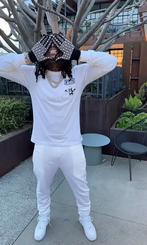 Moneybagg Yo’s Outfit in Chrome Hearts Top, Nike Sneakers & Foti (2025)