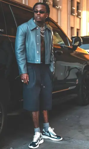 Gunna’s Outfit in Lemaire Jacket, Prada Sneakers & Tom Ford Underwear (2025)