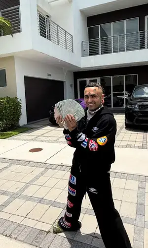 Lil Pump’s Outfit in Bottega Desires Hoodie & Bravest Studios Sandals (2025)