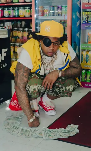YTB Fatt’s Outfit in Hanes T-Shirt, Johnny Dang Jewelry & New Era Cap (2025)