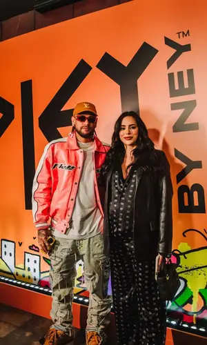 Neymar’s Outfit in Avirex Jacket, Who Decides War Jeans & Louis Vuitton Cap (2025)