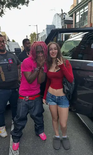 Lil Uzi Vert’s Outfit in Lil Uzi Vert Merch T-Shirt, Chrome Hearts Belt & Rolling Stones Merch (2025)