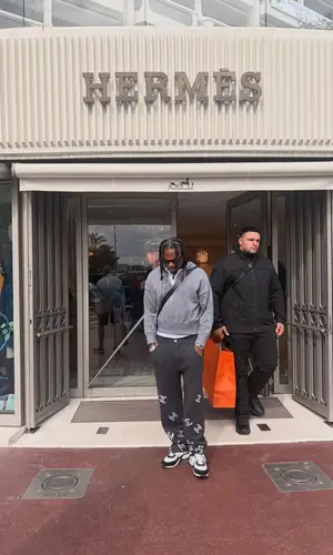 Gunna’s Outfit in Chanel Pants & Hermes Bag (2026)
