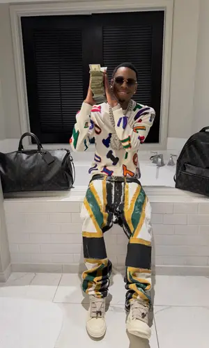 Soulja Boy’s Outfit in Louis Vuitton Jacket, Denim Tears Jeans & NBA (2026)