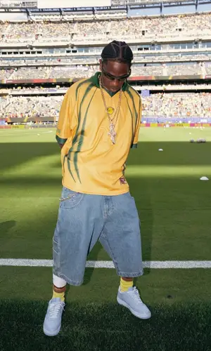 Travis Scott’s Outfit in Nike Jersey, Travis Scott Merch Eyewear & Oakley (2026)