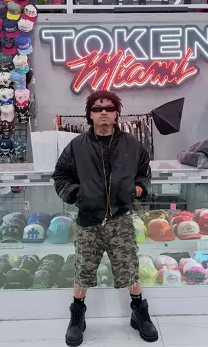 No Cap’s Outfit in Vetements Jacket, Rick Owens Eyewear & Chrome Hearts Socks (2026)