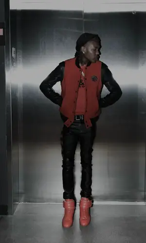 Destroy Lonely’s Outfit in Balmain Jacket, Destroy Lonely Merch T-Shirt & Rick Owens Eyewear (2026)
