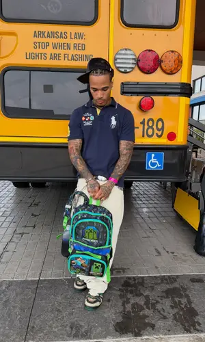 PlaqueBoyMax wearing Minecraft bag