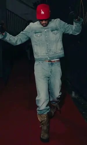Future wearing Hermes belt