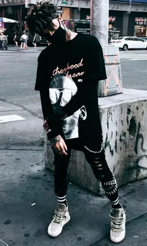 Scarlxrd wearing New Look sock